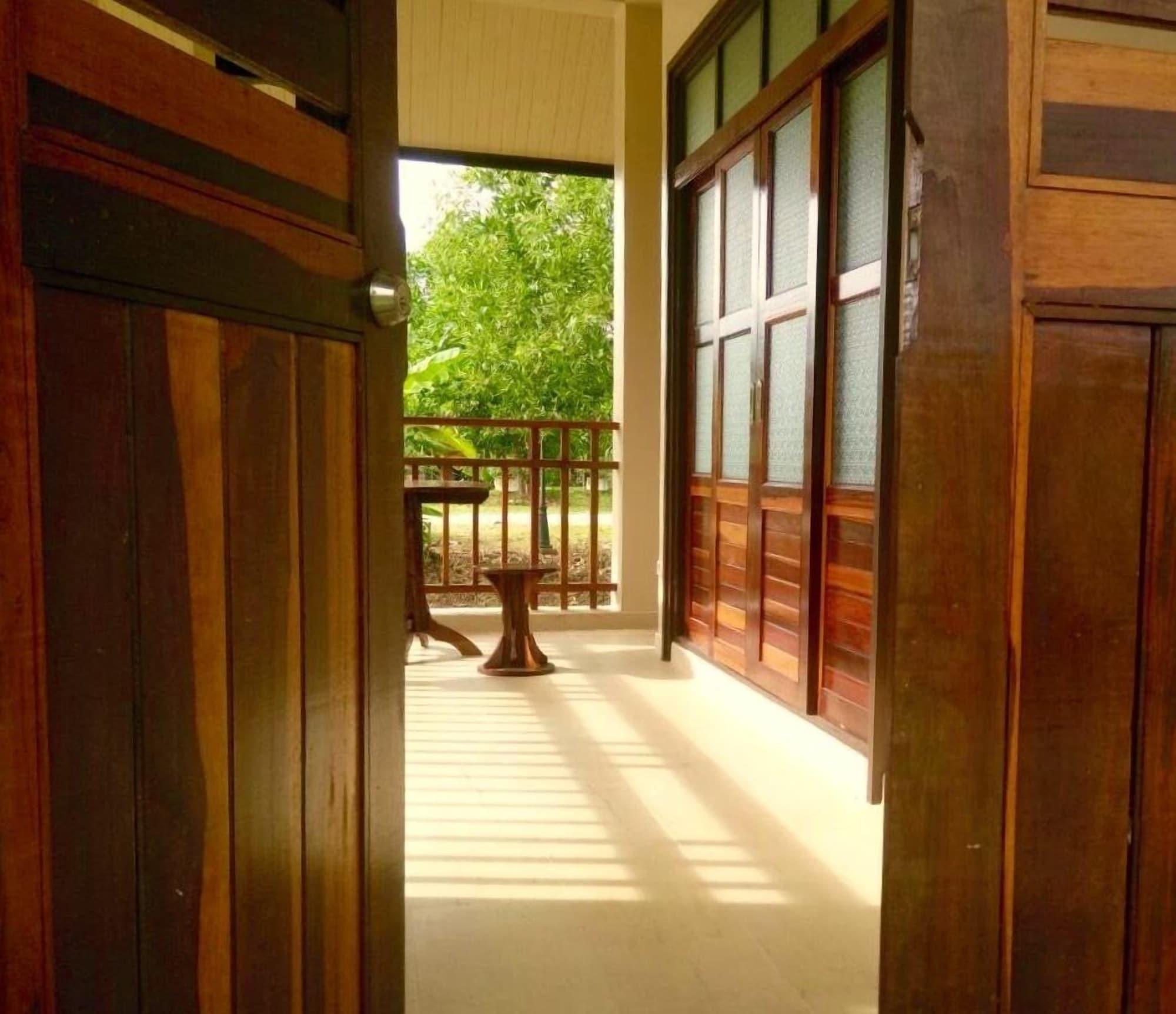 Lantala Residence Takua Thung Extérieur photo